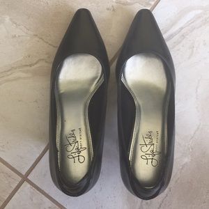 black life stride soft system womens short heels